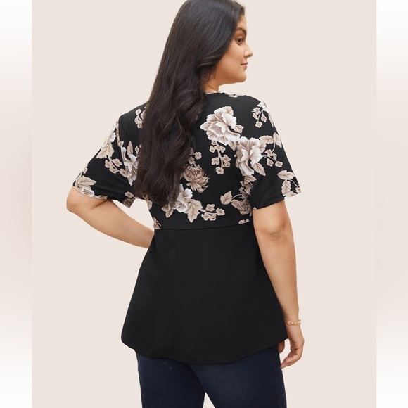 BloomChic Plus Size 2XL Floral Twist Front Asymmetrical Hem T-Shirt us18-20 - Picture 2 of 7